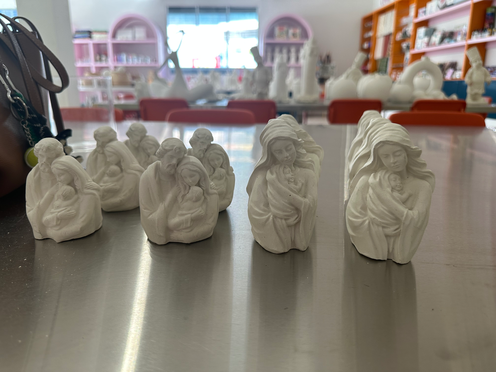 Sagrada familia mini en yeso