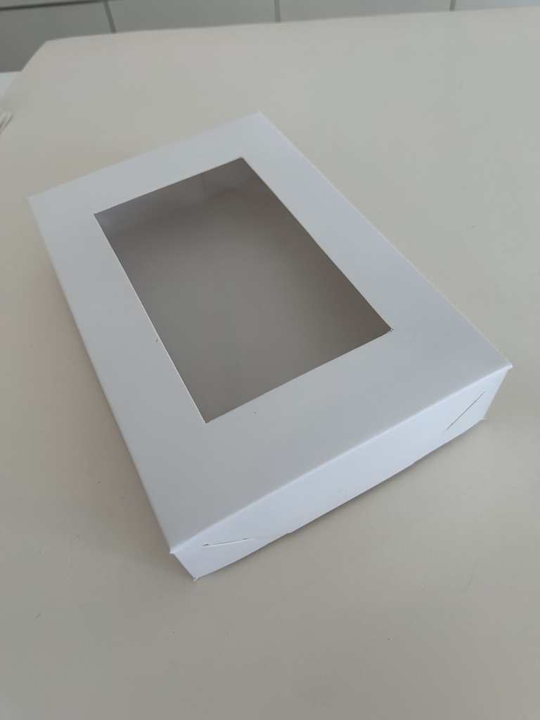 Caja blanca con ventana 9" x 6" x 2" (h)