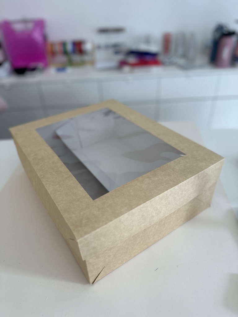 Caja kraft con ventana y separador 15" x 12" x 5" (h)