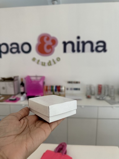 Caja blanca 2.5" x 3" x 1" (h) 